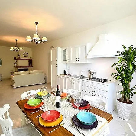 Sleeps 7 Pool Air Con Wifi