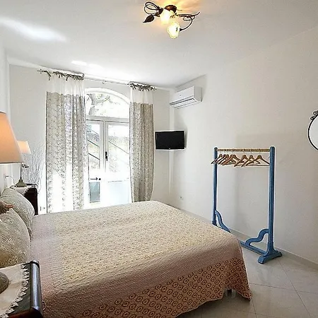 Sleeps 7 Pool Air Con Wifi Villa Praiano